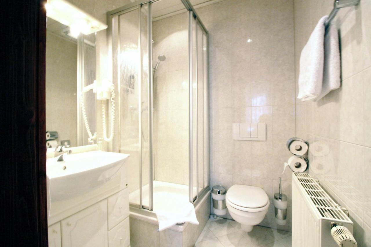 Hotel Promenadenhof Weissensee  Ngoại thất bức ảnh